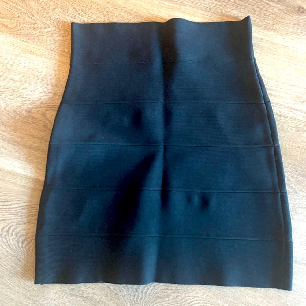 Black Bandage skirt BCBG small